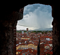 Rainsquall in Lucca, Giungi Tower